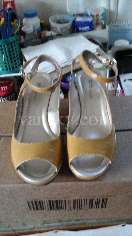 190702174438_Shoes mustard 1-$20(size 23.5).jpg